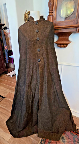 Antique brown wool floor - brown,