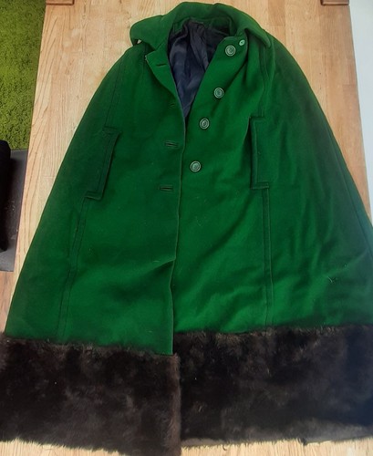 Ladies vintage green woolen - vintage,