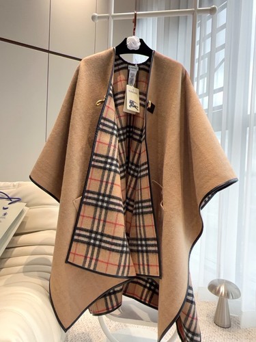 Burberry wool cape poncho - wool,