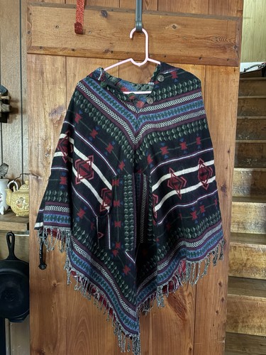 100 wool hooded poncho - 100%,